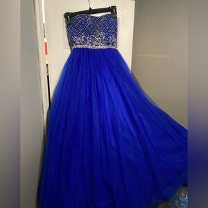 10/10 condition worn once corset back built in tule